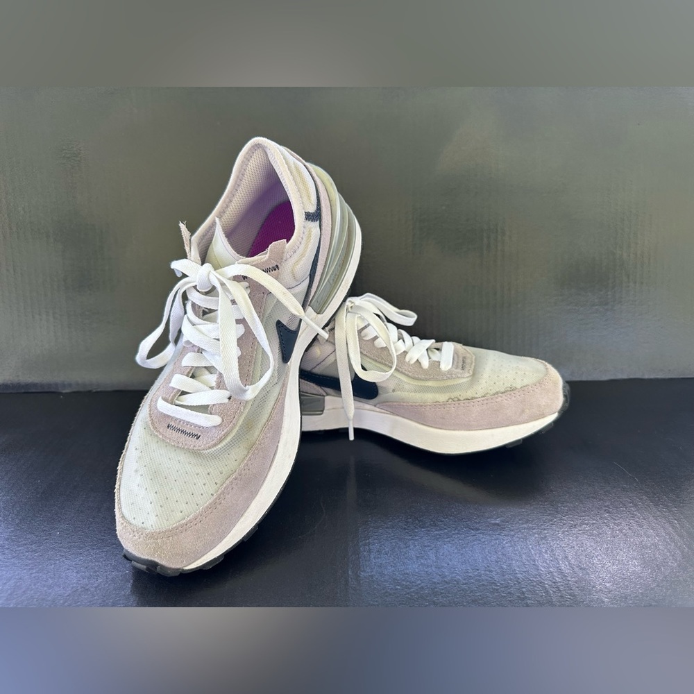 Nike Waffle One GS Size 6Y Violet Frost.